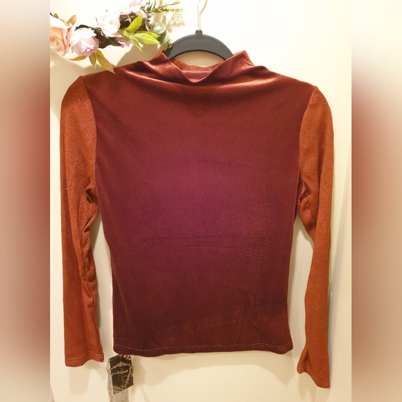 Beautiful velvet long-sleave top rhinestones and lace - Picture 3 of 5